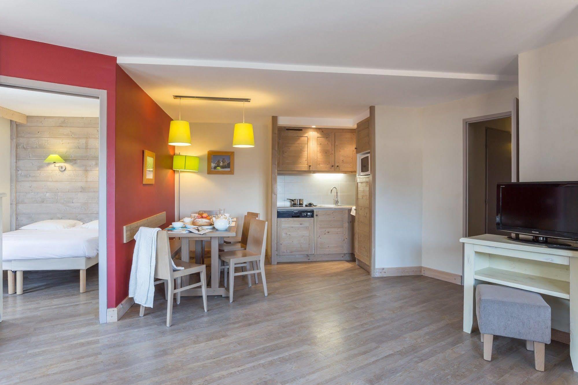 Pierre & Vacances Residence Le Christiana 라 타니아 외부 사진